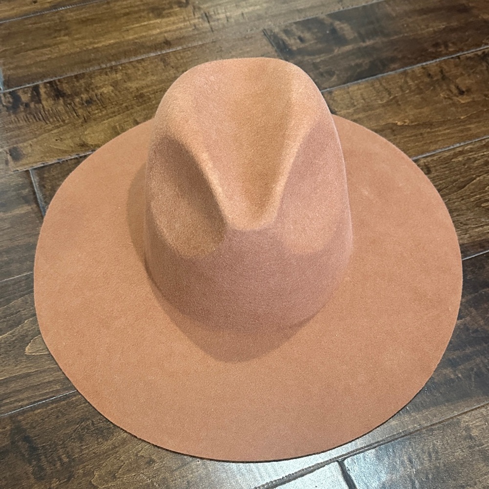 Gigi Pip wool hat.